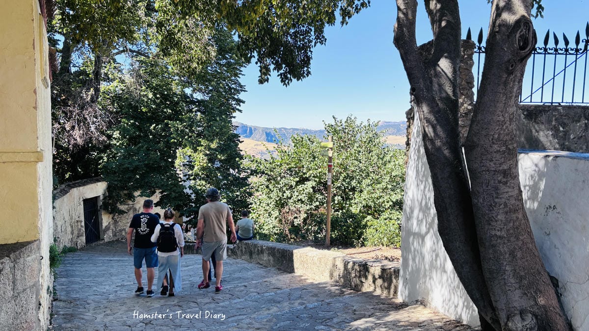 【西班牙】2026隆達 Ronda 一日遊：走進海明威筆下的私奔之城！交通、景點、必拍新橋角度全攻略