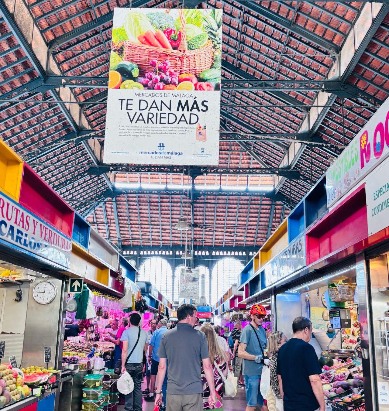 【馬拉加景點】馬拉加中央市場 Mercado Central de Atarazanas|免費入場、必吃美食攻略 - 第2張圖 【馬拉加景點】馬拉加中央市場 Mercado Central de Atarazanas|免費入場、必吃美食攻略