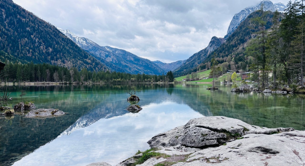 【奧地利湖區】2026藍紹辛特湖 Ramsau Hintersee 一日遊｜薩爾斯堡出發、免門票，比國王湖更好拍